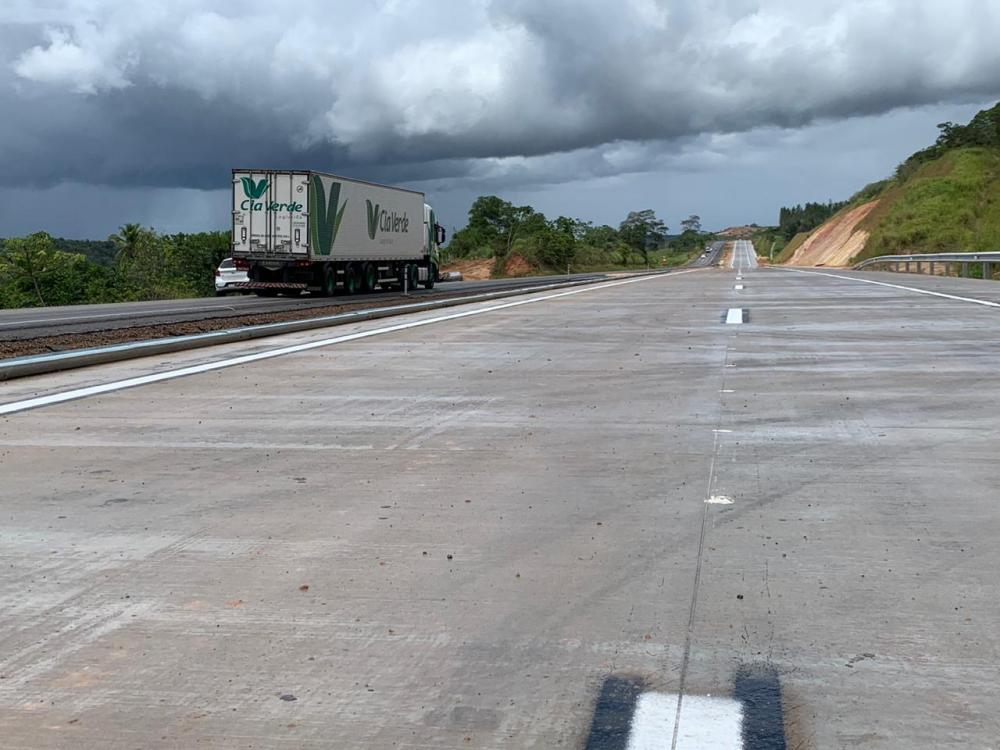 Após abordar carro com pneu desgastado, PRF prende motorista por receptação na BR 101