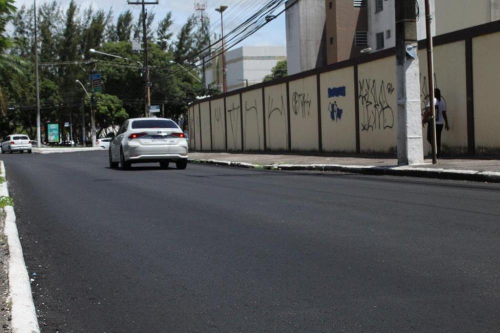 Prefeitura conclui recapeamento das avenidas Santos Santana e Sílvio Teixeira em Aracaju