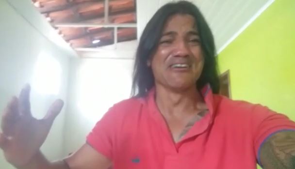Vereador de Inhambupe tem irmão preso, chora e pede ajuda nas redes sociais; vídeo