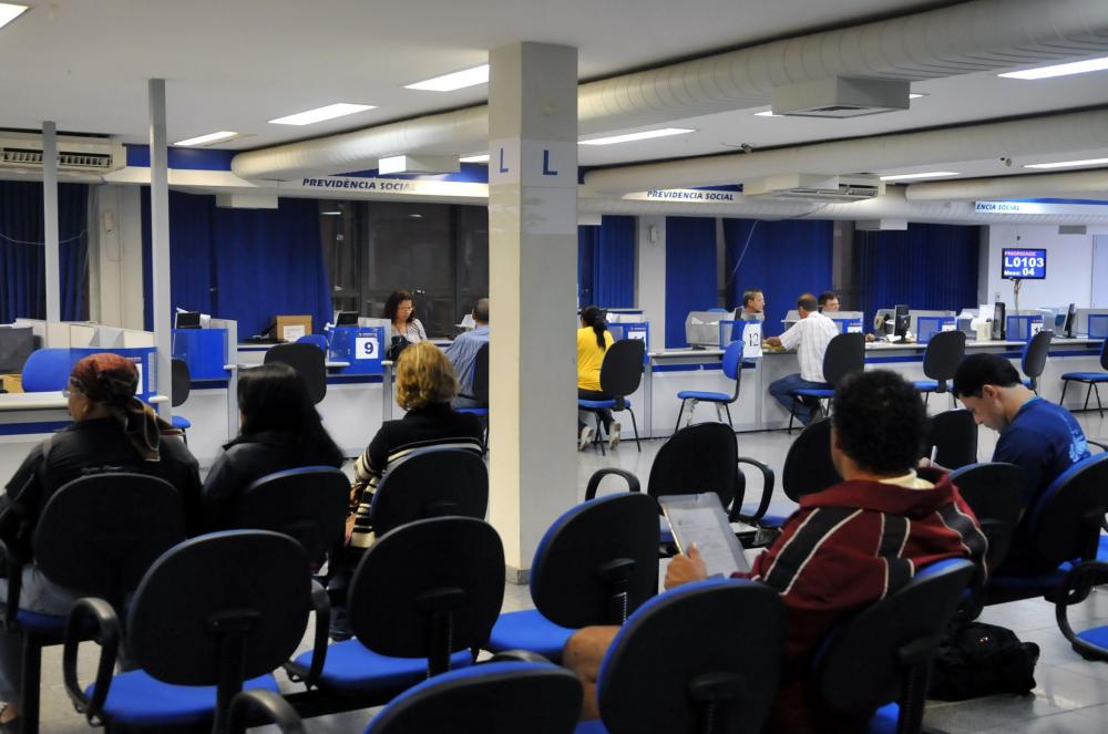 Após assembleia, servidores do INSS decretam greve por tempo indeterminado