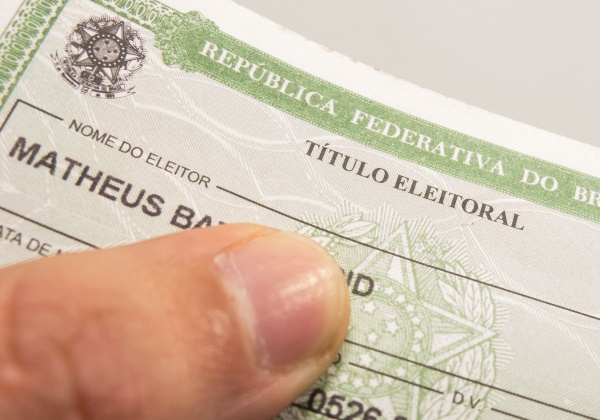Campanha do TSE emite título de eleitor para quase 100 mil jovens