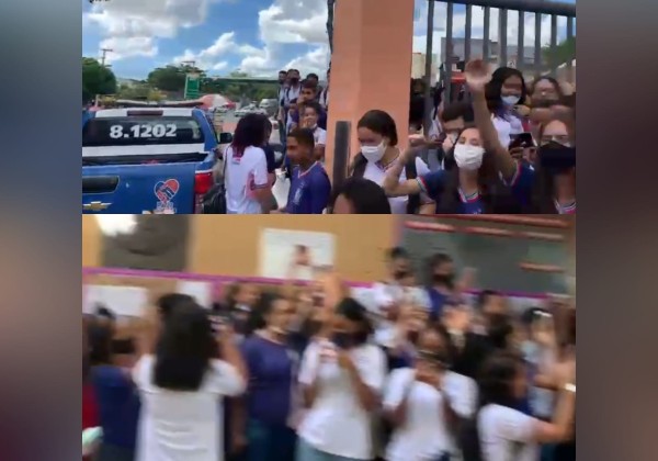 Estudantes protestam contra professor acusado de cometer assédio sexual