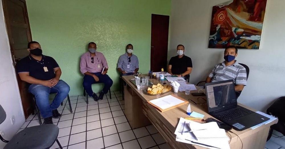 Dudu Vieira promove reunião para tratar de abastecimento de água em barracas da Siribinha 