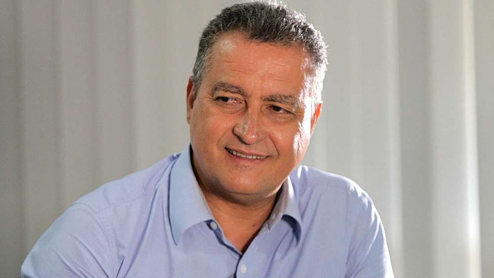 Rui só deve liberar máscaras em ambientes fechados quando casos baixarem para menos de mil