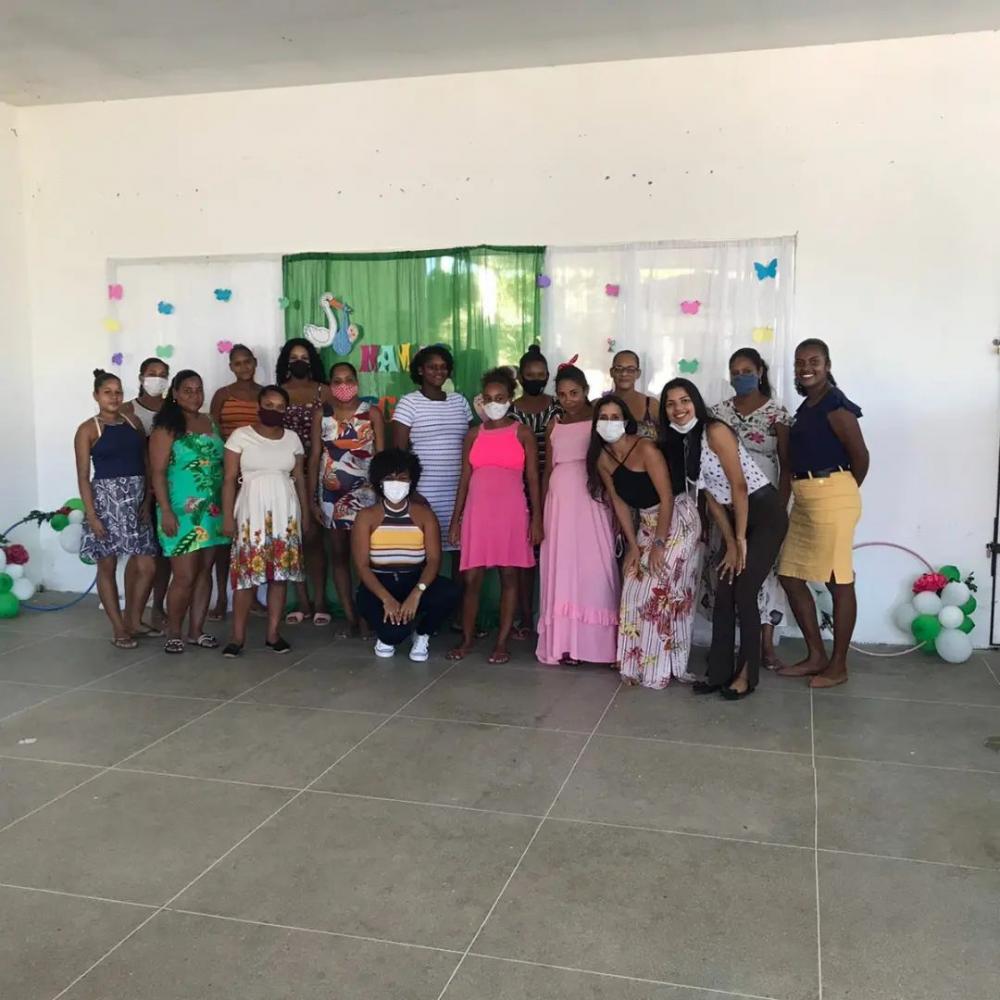 Assistência Social qualifica mães e entrega kit natalidade em Cardeal da Silva