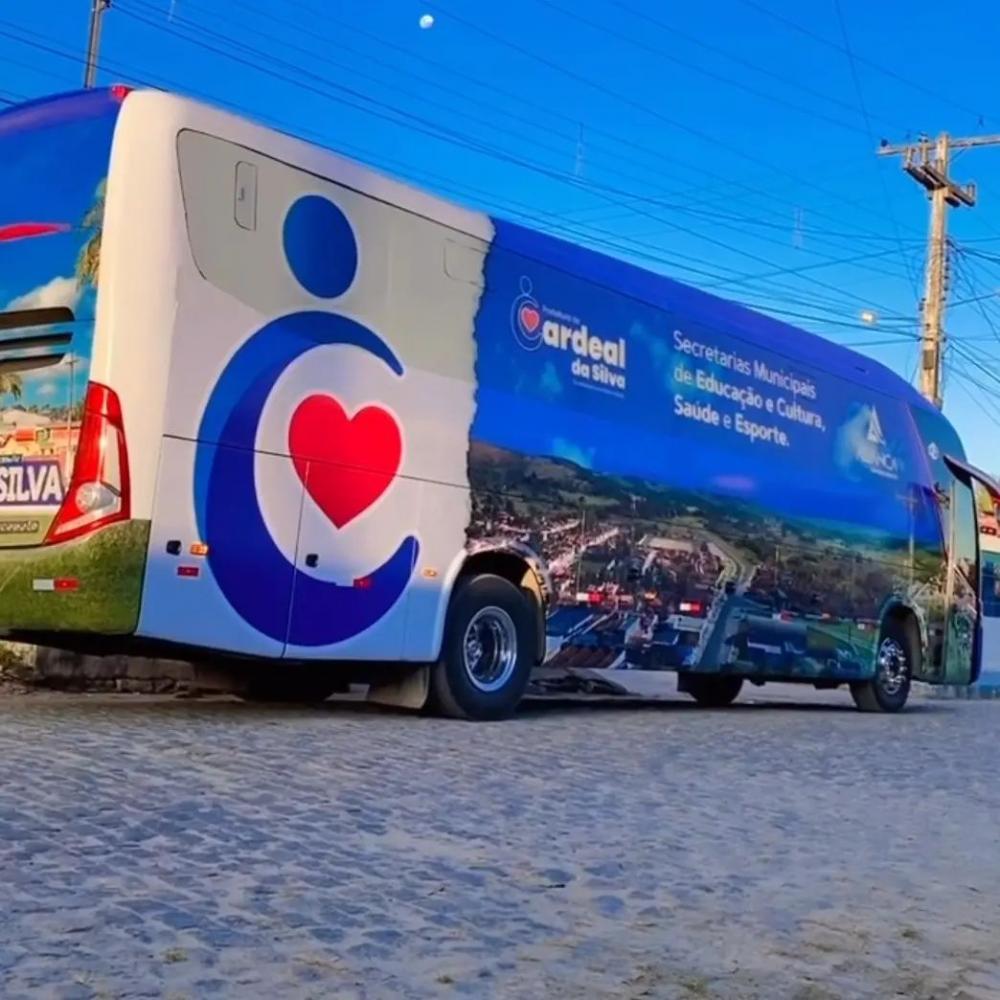 Novos ônibus para atender Secretarias vira assunto mais comentado em Cardeal da Silva
