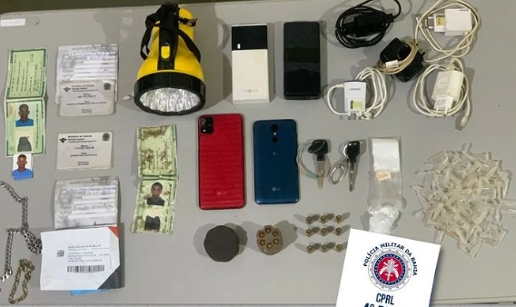 Em Inhambupe, policiais do Quarto Batalhão apreendem três armas brancas e conduz suspeito de ameaça para delegacia