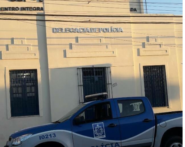 Polícia Militar recupera moto e apresenta na Delegacia de Esplanada