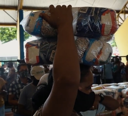 Semana Santa: Famílias em vulnerabilidade social recebem kit de alimentação e Peixe em Entre Rios