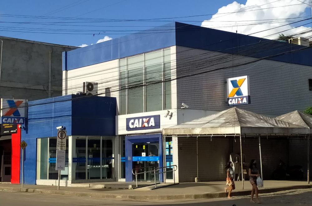 Bancos fecham para Tiradentes, mas abrem na sexta