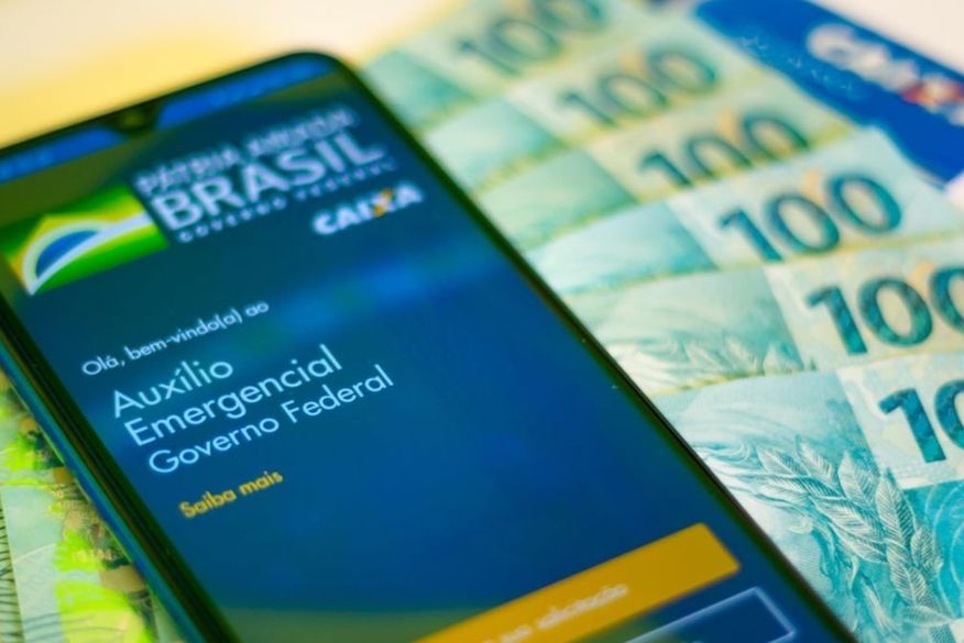 Ministério da Cidadania quer enviar novos cartões a usuários do Auxílio Brasil
