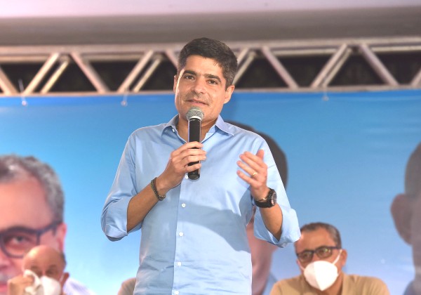 ACM Neto mantém liderança; Jerônimo e Roma crescem e somam dois dígitos, diz pesquisa