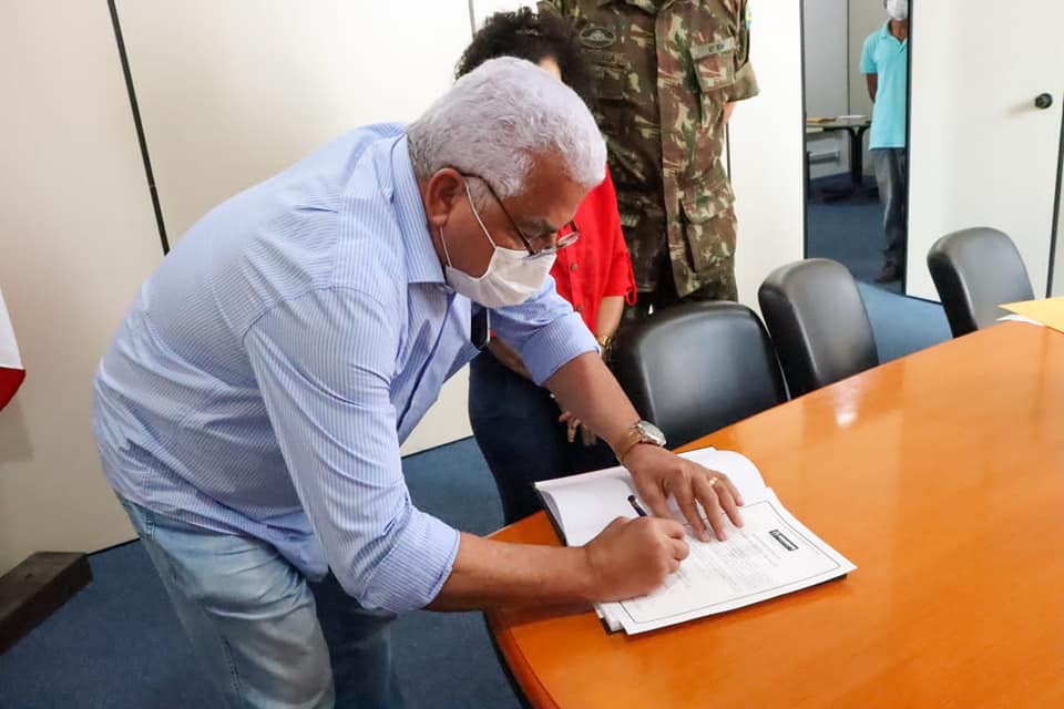 Prefeito Nena marca mês de abril com contratações de demissões na Prefeitura de Inhambupe