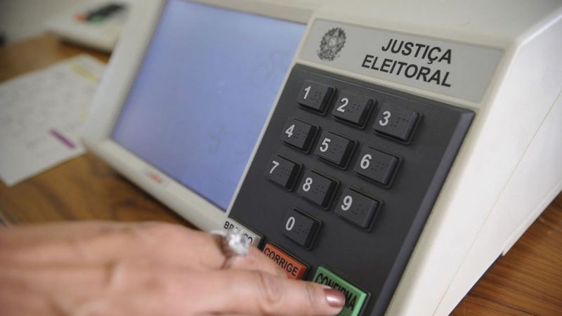Eleitor baiano é condenado à prisão após divulgar voto na urna eletrônica