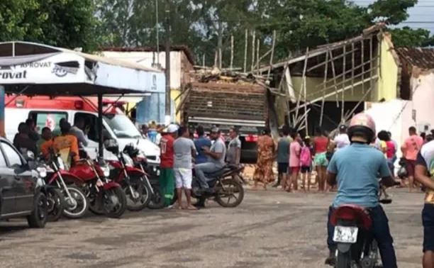 Caminhão desgovernado atinge estabelecimentos comerciais em Alagoinhas