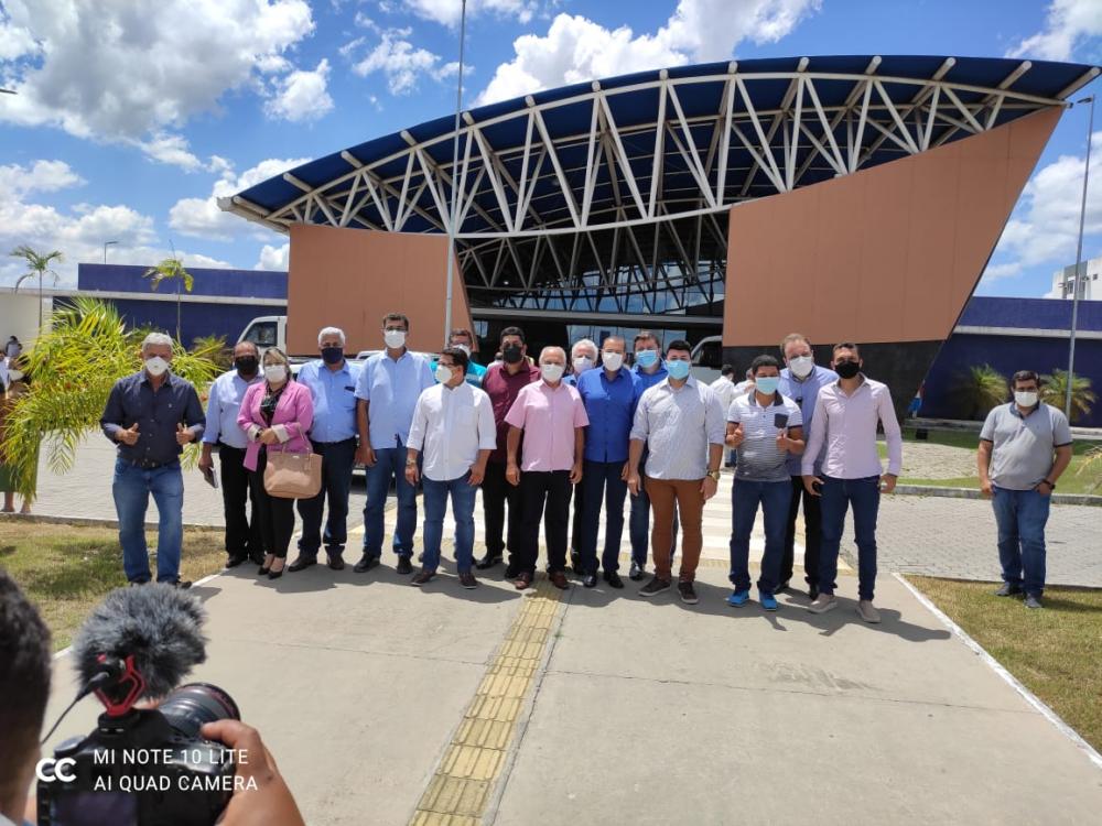 Prefeito de Aramari Fidel e Prefeito de Crisopólis assumem presidência de gerência da Policlínica de Alagoinhas