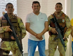 Prefeito Adilson se reúne com comando de policia para tratar sobre segurança nos festejos de Santo Antônio