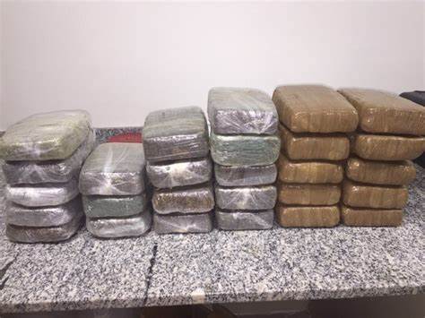 Mulher é presa em Cristinápolis com 30 quilos de maconha e cocaína em ônibus clandestino
