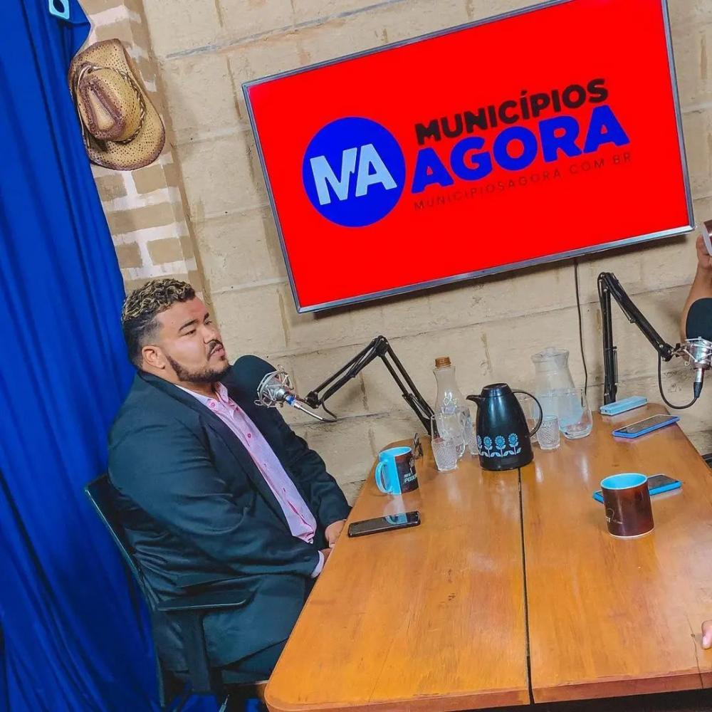 Após o seu Podcast em Rio Real, jornalista Eliel Ramos será entrevistado na Conde Fm nesta quinta-feira