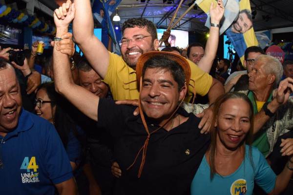 Em Santaluz, prefeito da base de Rui reafirma apoio a Neto