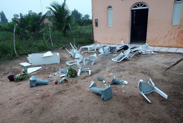 Igreja Assembleia de Deus é invadida e depredada em Inhambupe