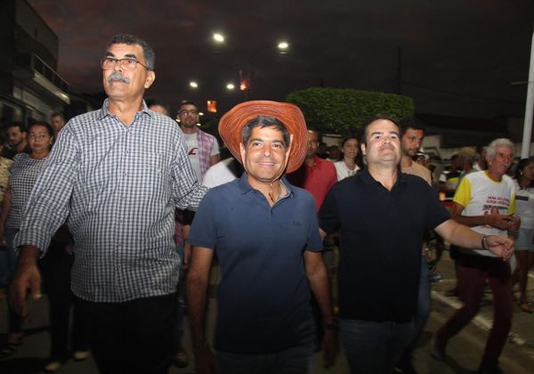 ACM e Cacá encerram agenda junina com Festa da Carroça em Rio Real
