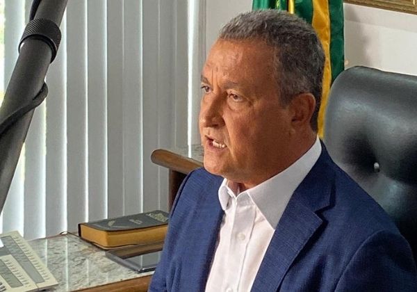 Governador pede a prefeitos para acelerar vacinação