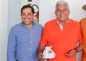 Apontado como sucessor de Nena, político Dr. Eduardo Santos participa da 1ª Expo Agro em Inhambupe