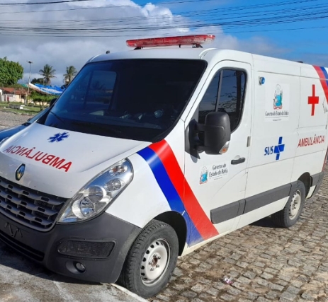 Ouriçangas recebe nova ambulância através do Governo do Estado