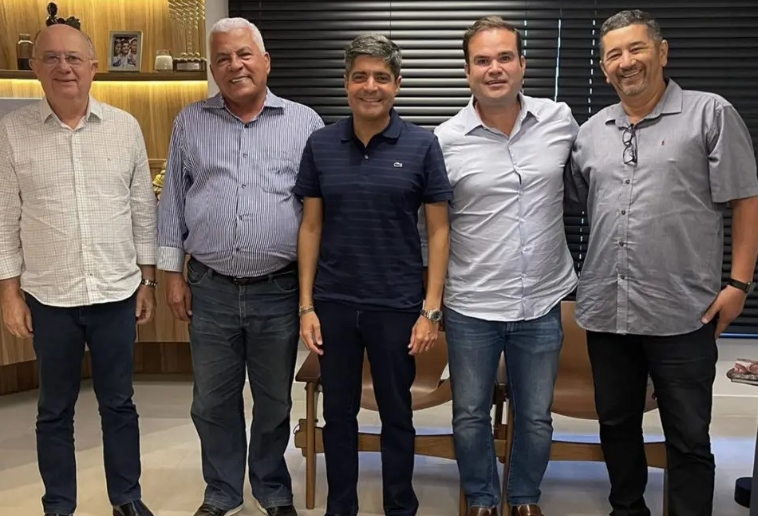 Do PSD, prefeito de Inhambupe abandona governo Rui Costa e vai para o time de ACM Neto