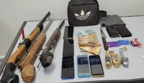 Quadrilha suspeita de roubo à caminhões é presa em Araçás