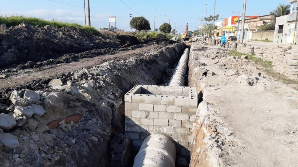 Obras de macrodrenagem avançam mais uma etapa no distrito de Itabatã