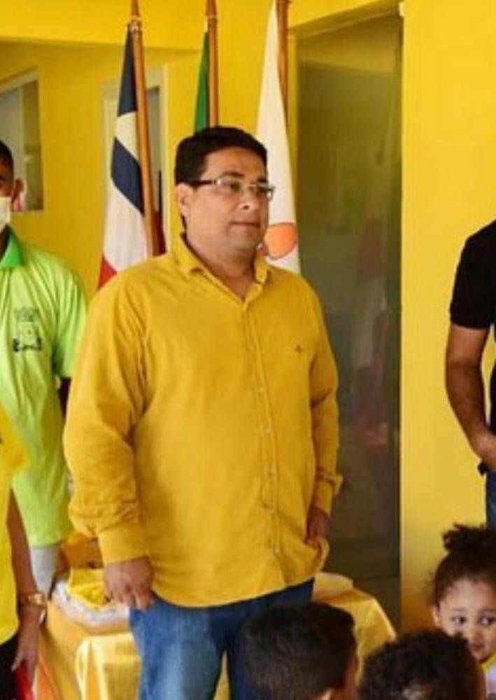 Após quase 5 meses sem postar no feed, Prefeito Alex de Acajutiba atualiza seu Instagram; Entenda