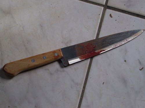 Idosa mata marido a facadas após sofrer agressões