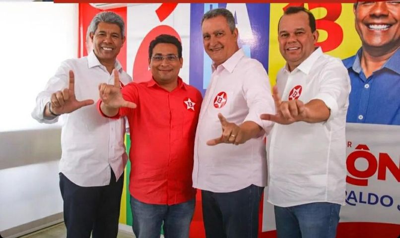 Prefeito Alex Freitas de Acajutiba viaja para Salvador para participar de gravação de vídeo de campanha de Jerônimo Rodrigues