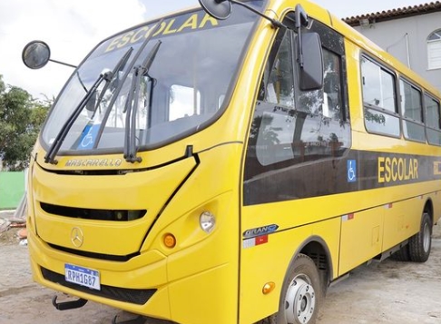 Chega ônibus novo doado pelo Governo do Estado para Cardeal da Silva