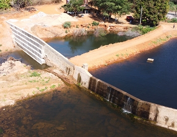 Prefeitura de Brumado conclui obra de ampliação da barragem que abastece o Distrito de Cristalândia