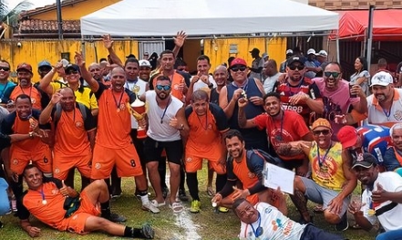 Governo Júnior Argôlo apoia 1º torneio de futebol de veteranos de Entre Rios