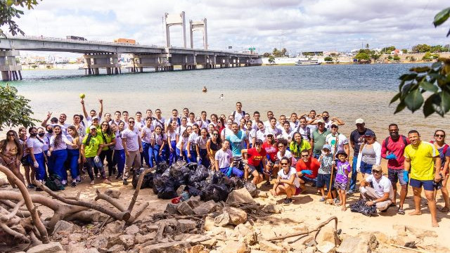 Em Juazeiro, prefeitura e voluntários realizam limpeza do Parque Fluvial e da Ilha do Fogo