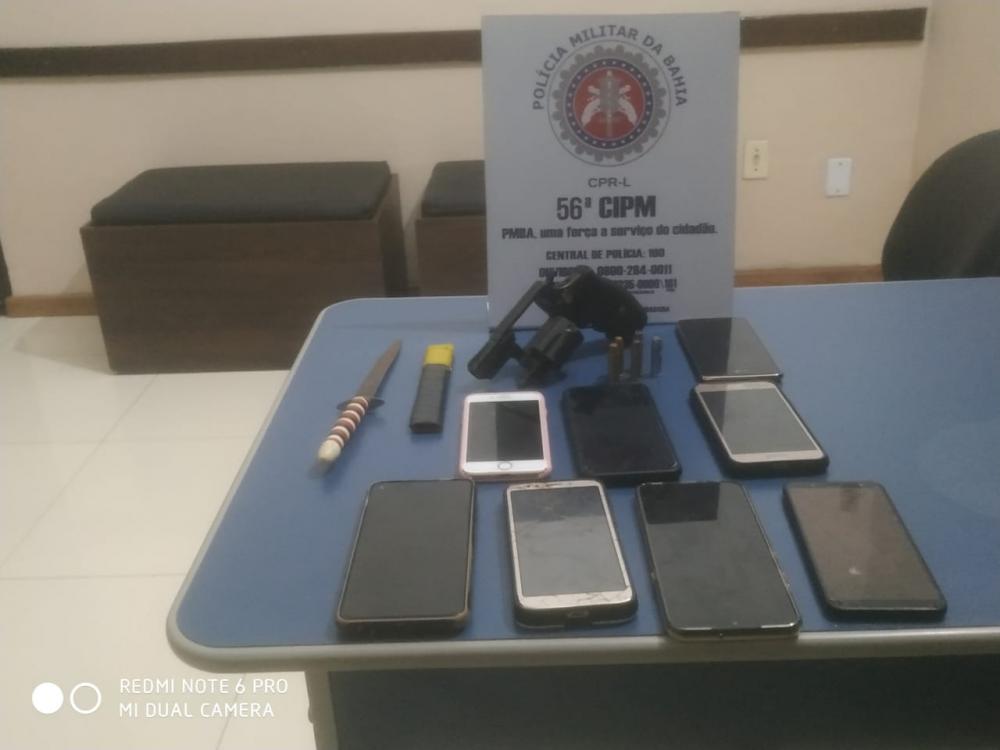 Celulares e arma de fogo são apreendidos pela PM no bairro da Bela Vista em Entre Rios