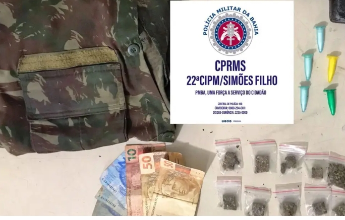 Arma e drogas são apreendidas com traficantes em Simões Filho