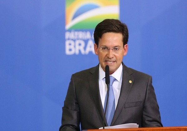 Governo estuda reabertura de cadastros do auxílio emergencial, diz João Roma