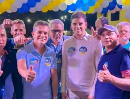 Candidato a reeleição Deputado Federal Cajado comemora praça cheia para recebê-lo em Seabra e Ibicoara