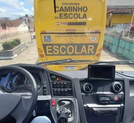 Gestão Galego da Saúde comemora chegada de mais dois ônibus escolares para o município de Pedrão