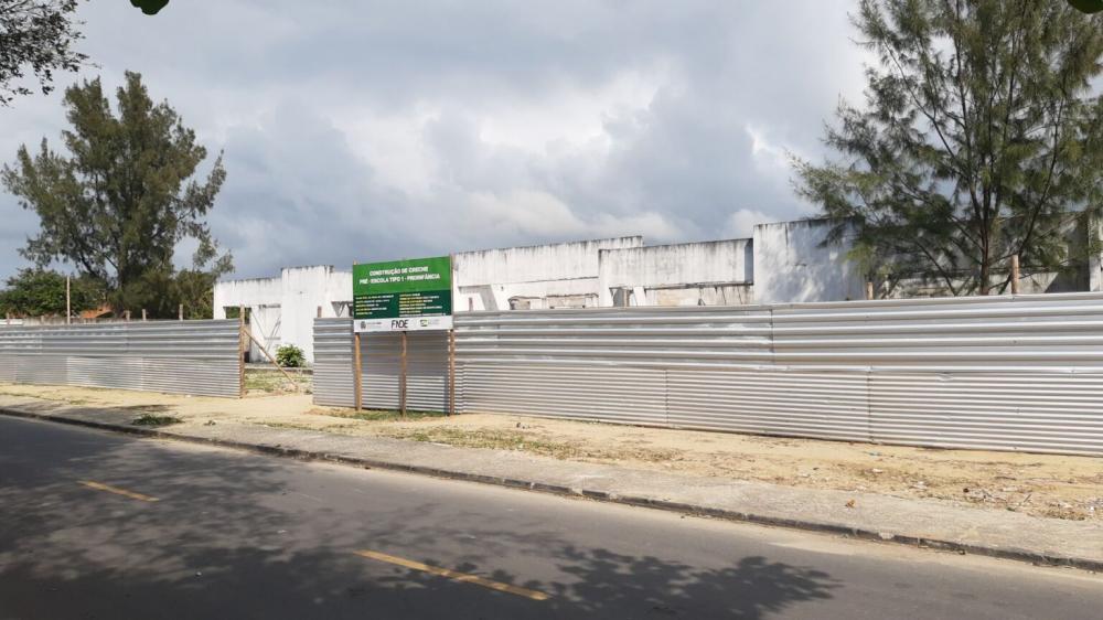 Prefeitura Municipal retoma obras de creches e quadras inacabadas em Mucuri