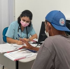 Secretaria de Saúde realiza atendimento noturno em zona rural de Cardeal da Silva para beneficiar usuários que não podem ir pelo dia a unidade