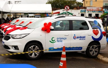 Prefeitura de Cardeal da Silva entrega quatro veículos novos para atender secretarias do município