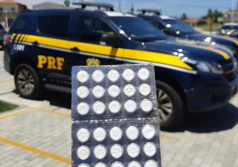 Caminhoneiro é preso com mais de 200 comprimidos de anfetaminas na BR-101, em Alagoinhas