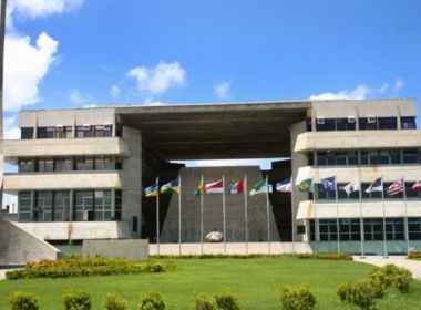 AL-BA reabre gabinetes de deputados, retoma trabalho presencial e mantém sessões remotas