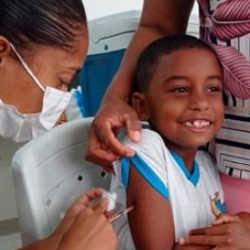 SESAU realiza vacinação nas escolas e creches públicas de Cardeal da Silva